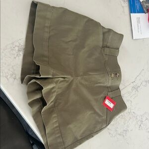 SPANX Green High Waist Shorts with a Stylish Fit